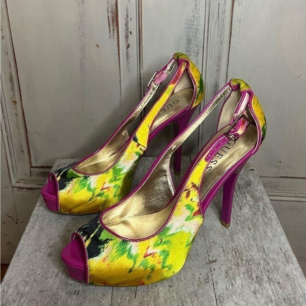 Guess Gehondola multicolor peep toe stiletto heels 7 1/2 slingback pumps satin